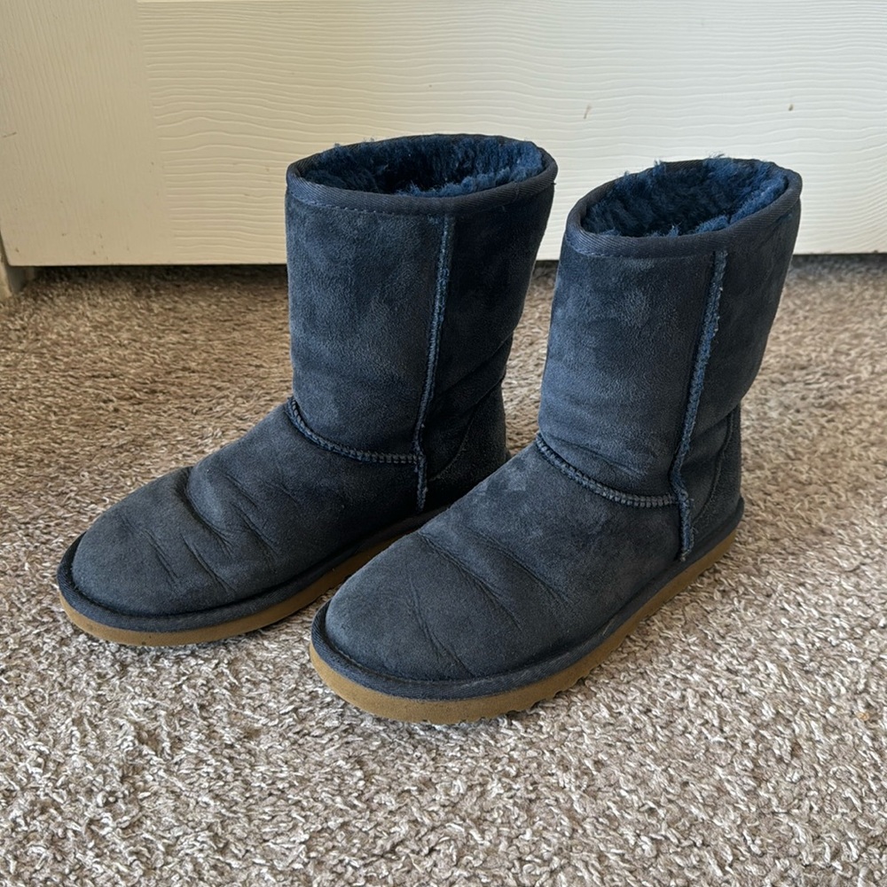 UGG Women's Classic Short Boot - Navy